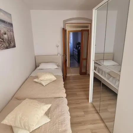 凡斯布尔公寓旅馆