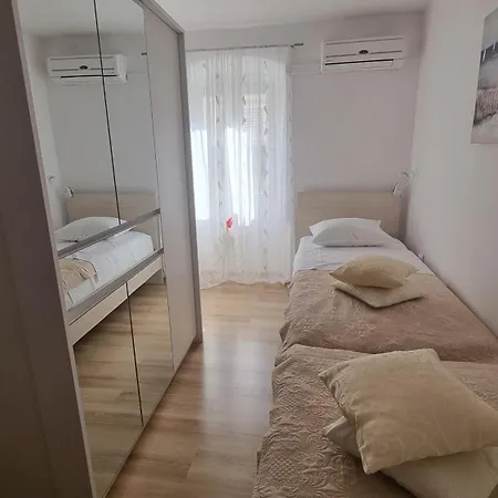 Apartment Vestibul Split