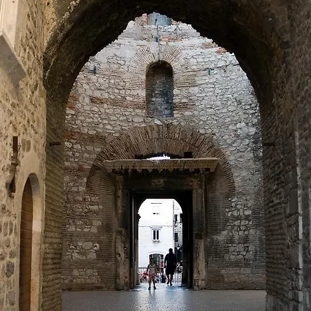 Vestibul Apartment