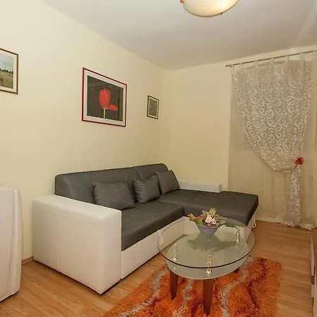 Apartment Vestibul *